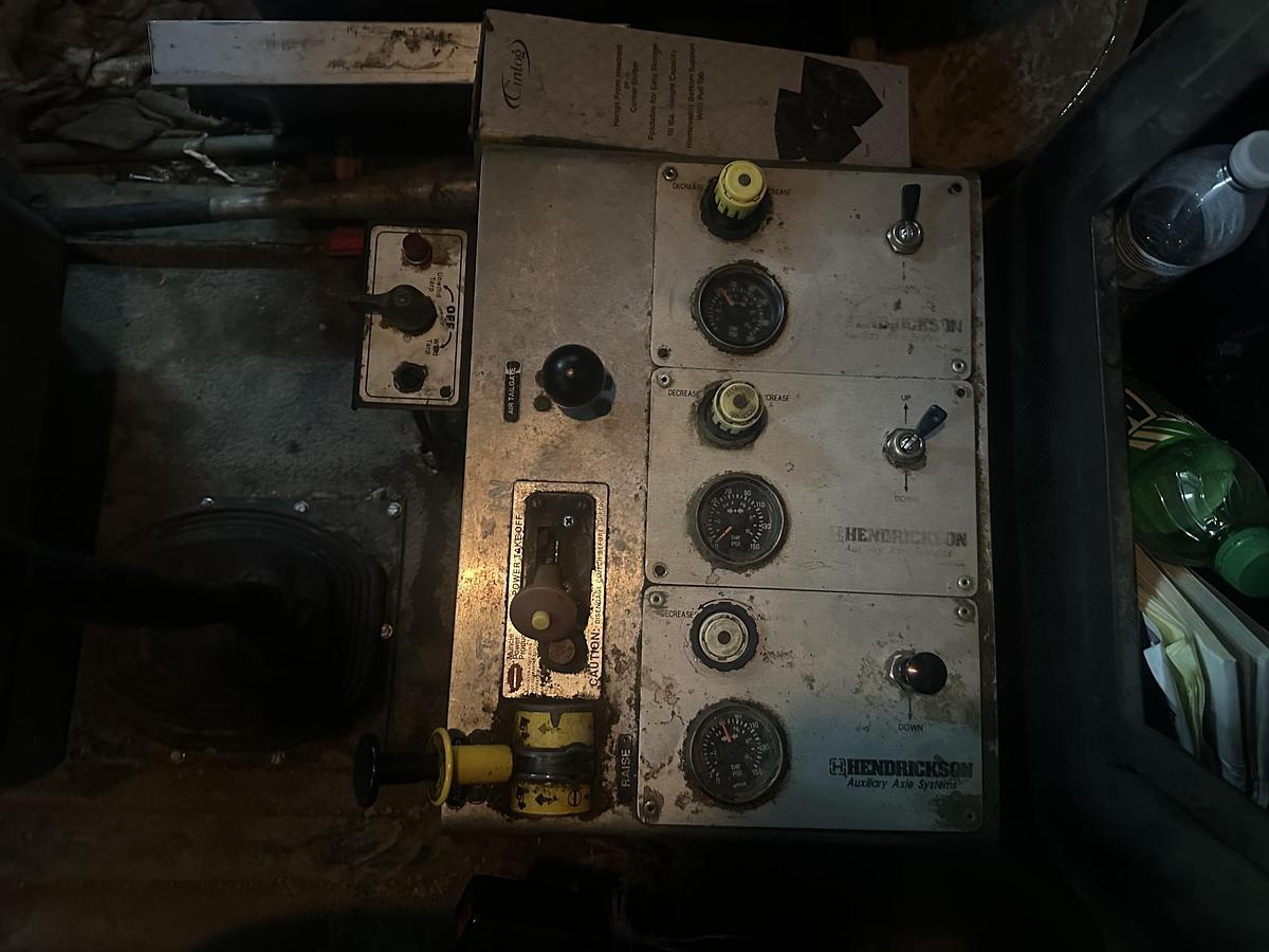 Used 1999 MACK CL713