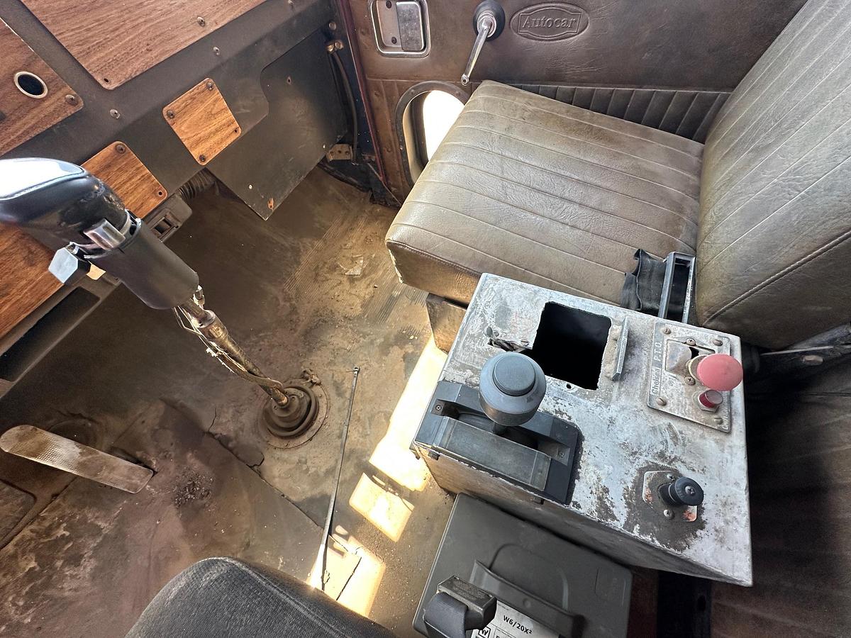 Used 1986 AUTOCAR DK64