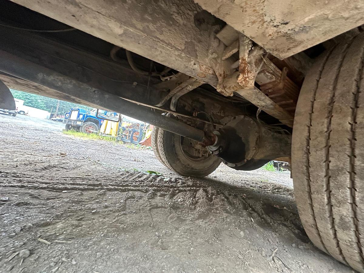 Used 2001 INTERNATIONAL 4700 Service Truck