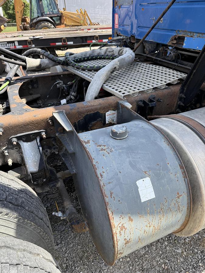 Used 2007 VOLVO VNM64T200