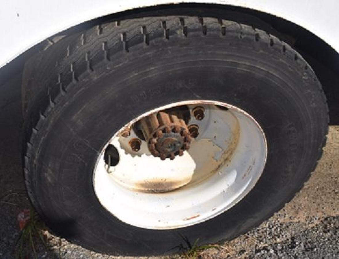 Used 1995 FORD L7000