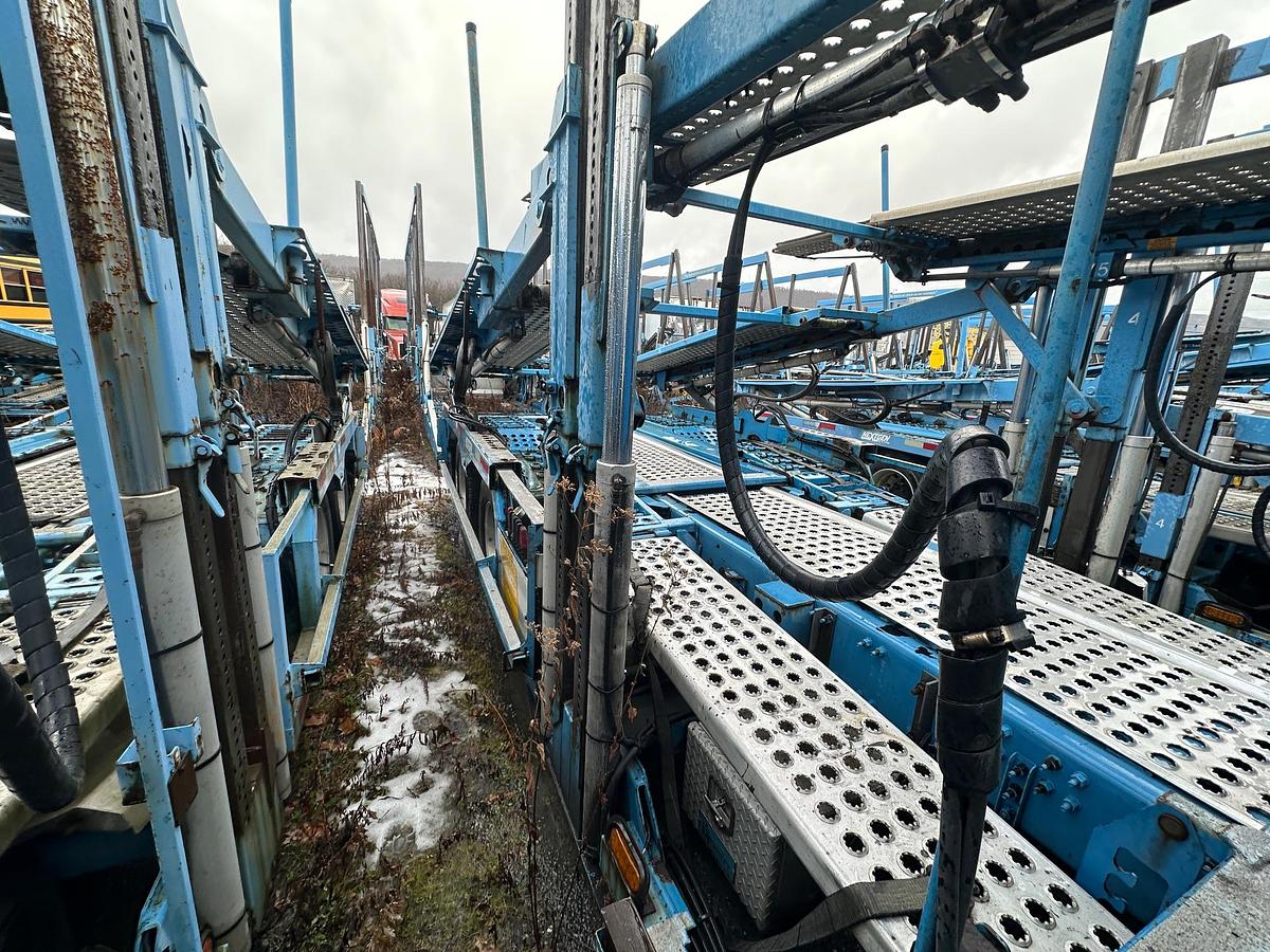 Used 2015 VOLVO VAH Car Hauler