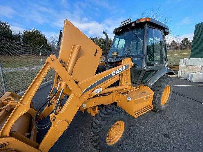 Used 2003 CASE 570M XT