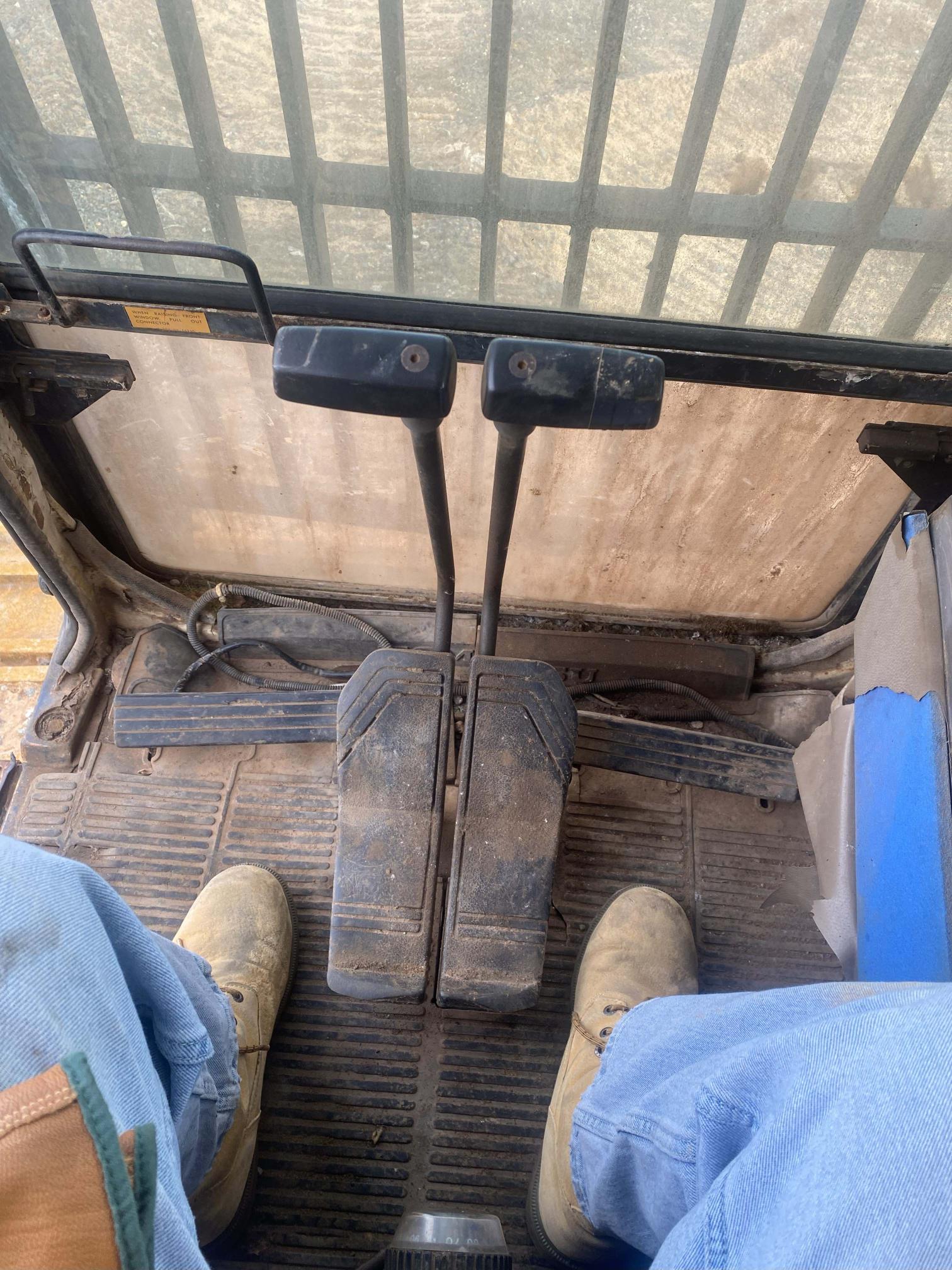 KOMATSU DRESSER PC650LC-5 - view 17 of 23