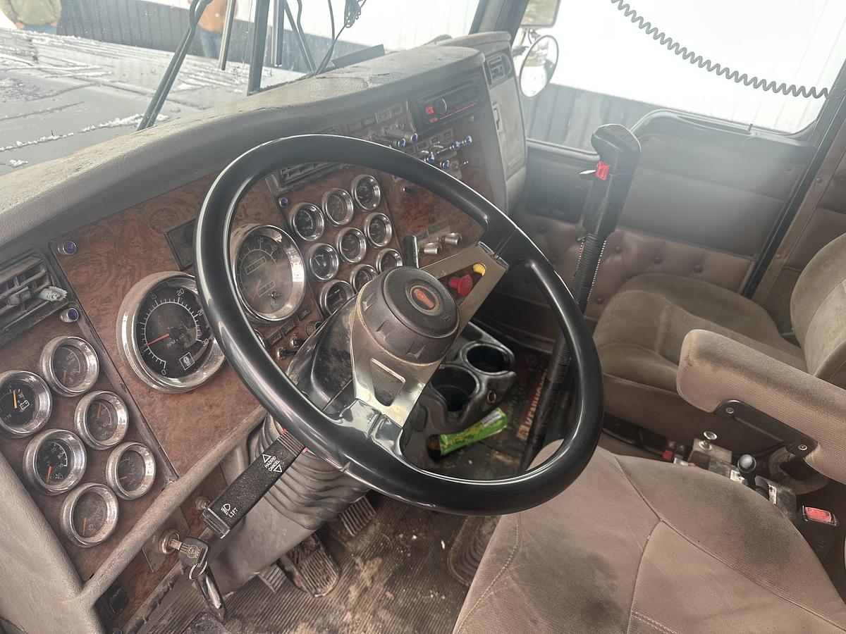 Used 2002 KENWORTH T800