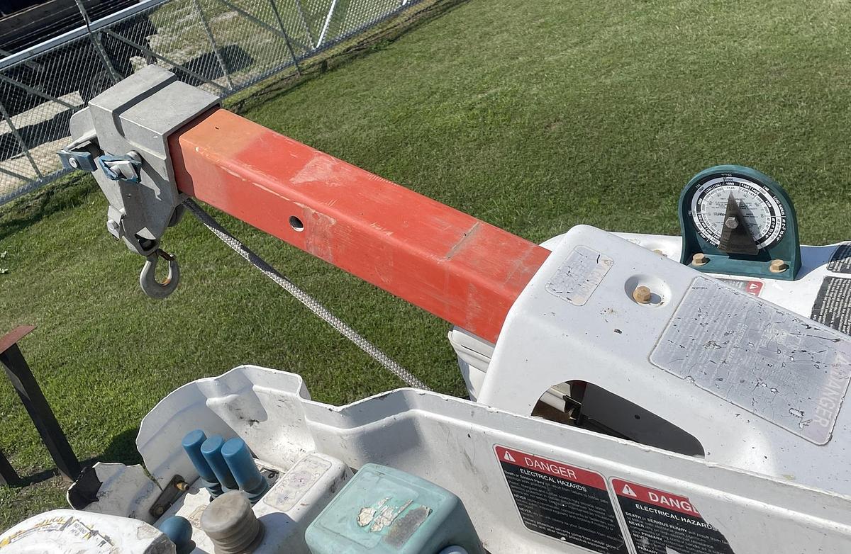 Used 2013 INTERNATIONAL 4300 Utility Bucket