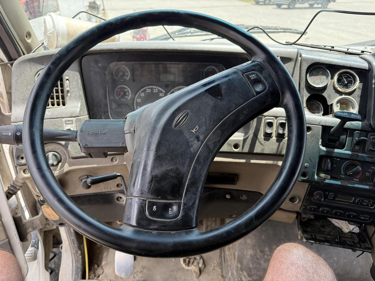 Used 2005 STERLING LT9500