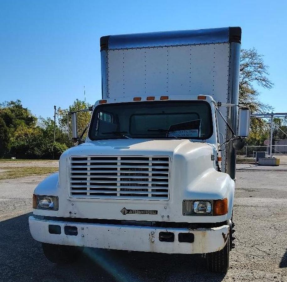 Used 1999 INTERNATIONAL 4700 Low Profile T444E