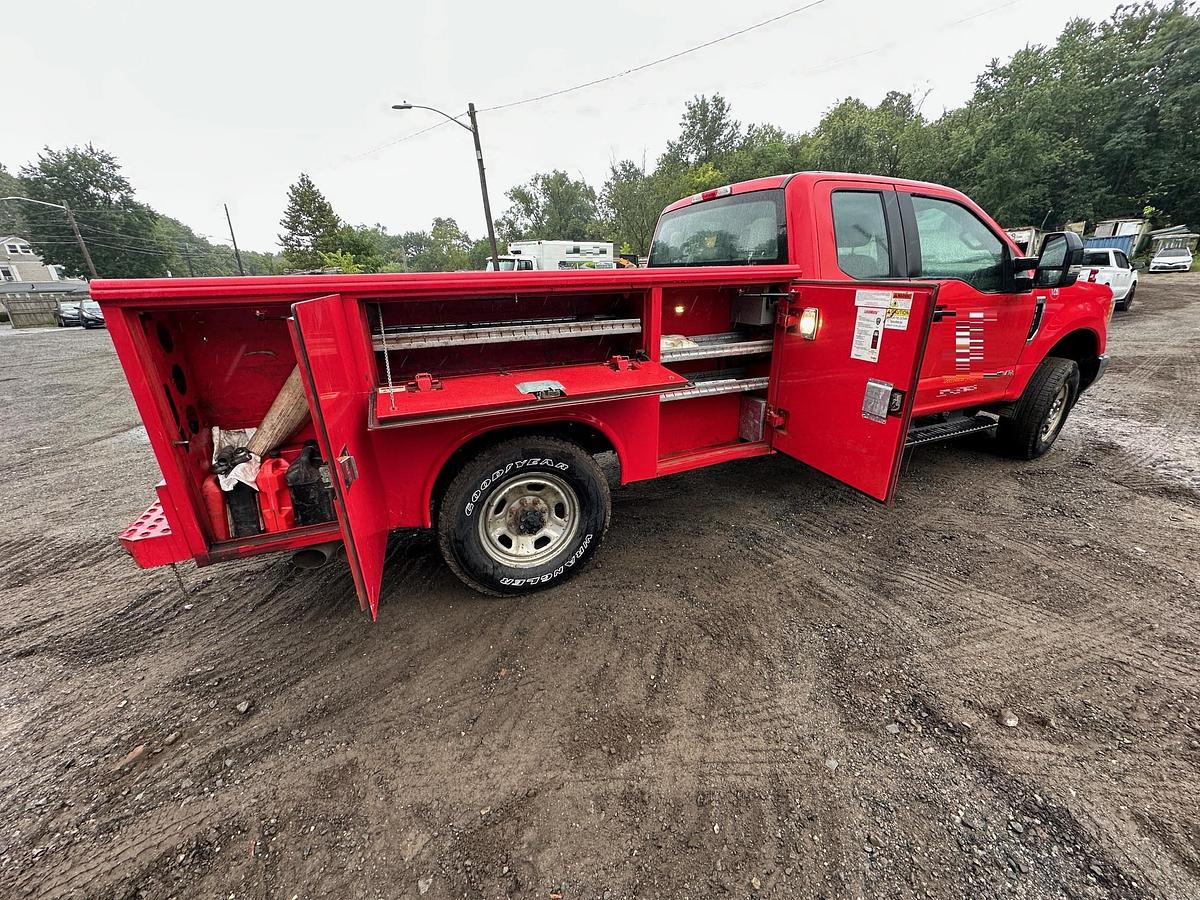 Used 2017 FORD F350 XL Service Truck