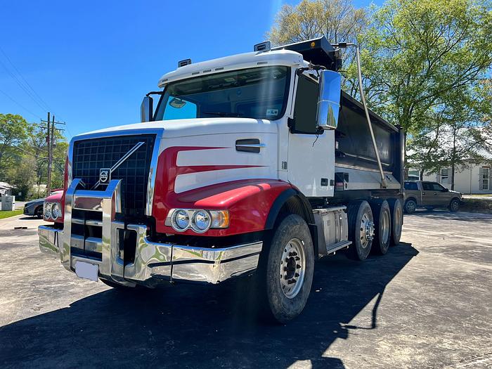 Used 2016 VOLVO VHD84B200