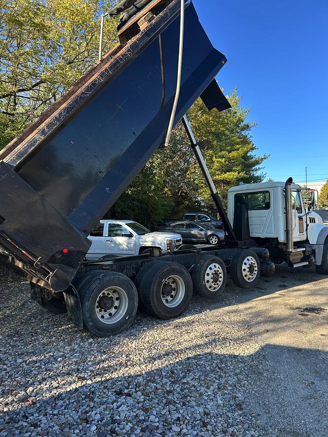 Used 2013 MACK GU713 Granite