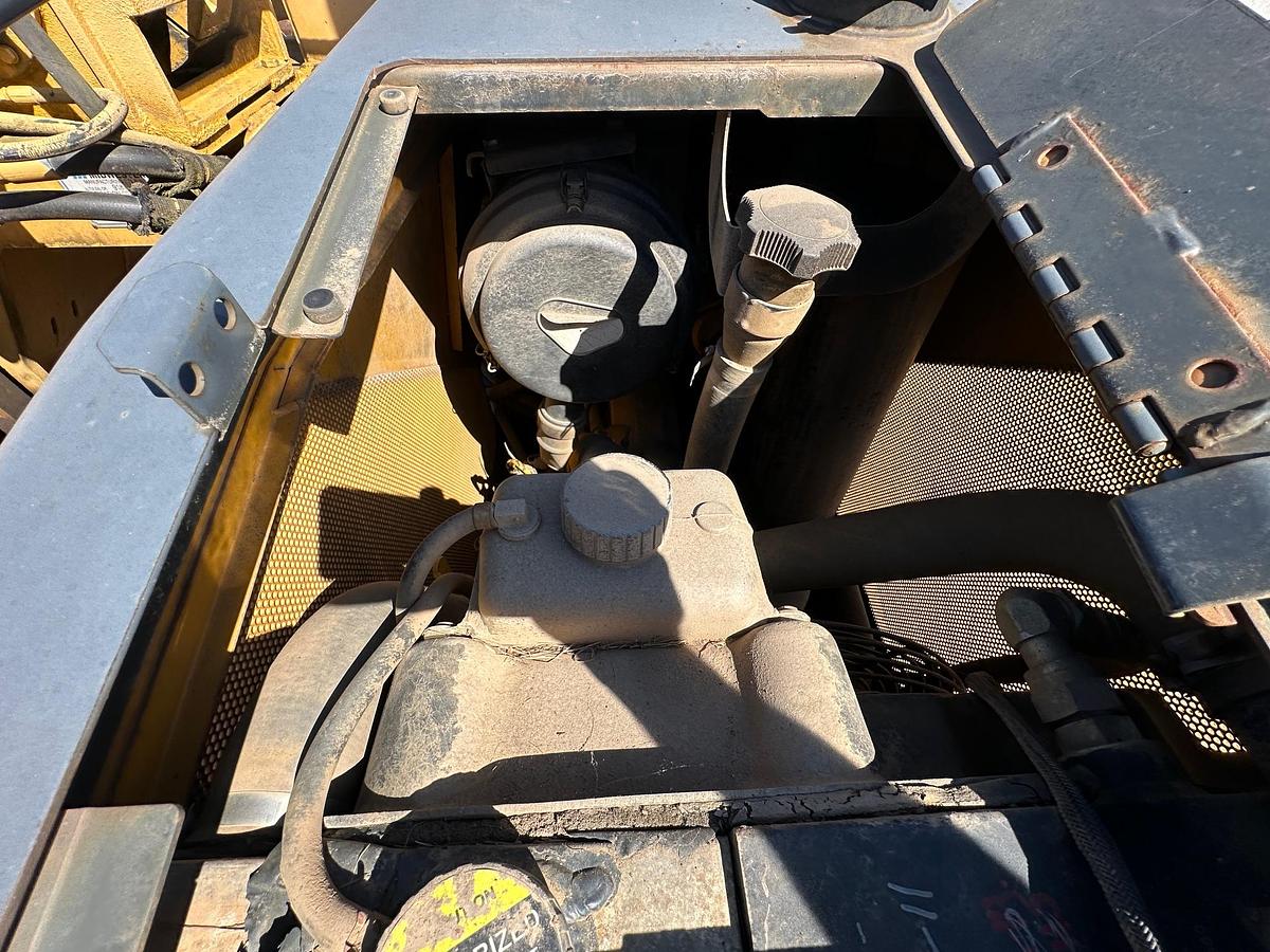 Used 2005 DEERE 650J LGP