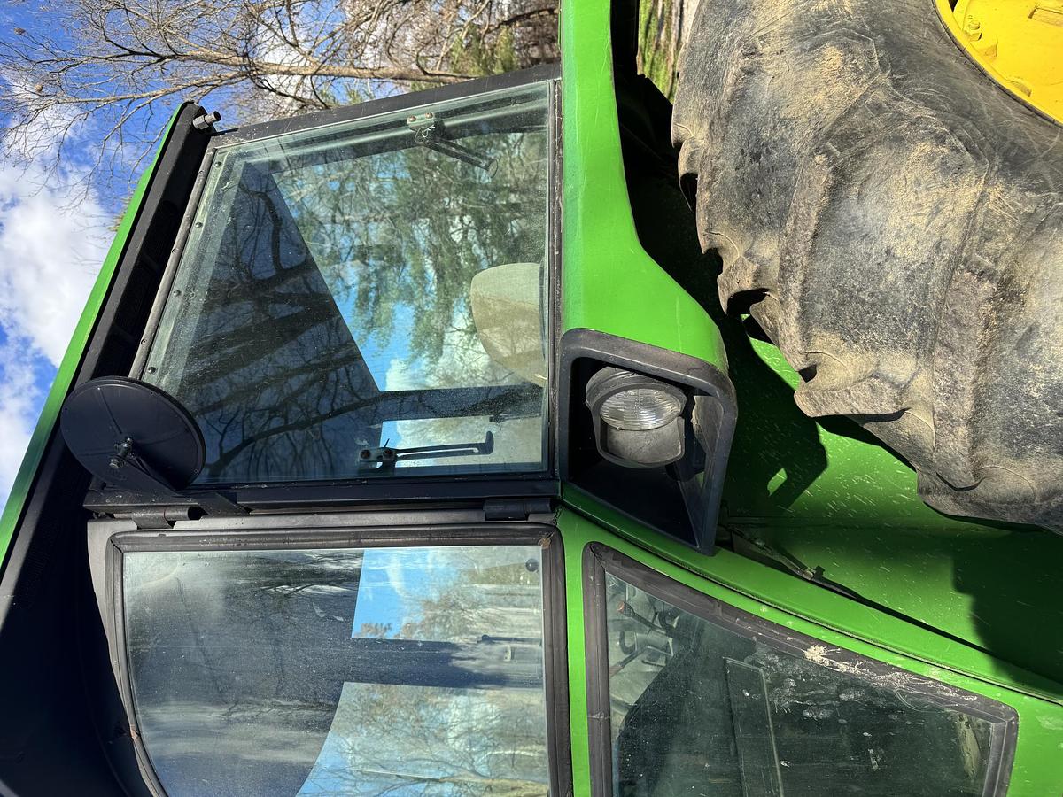 Used 1982 JOHN DEERE 2940