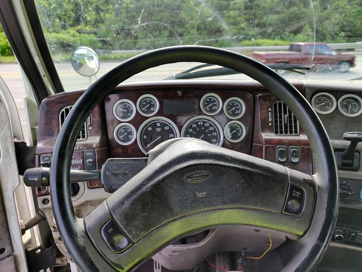 Used 2005 STERLING L9500