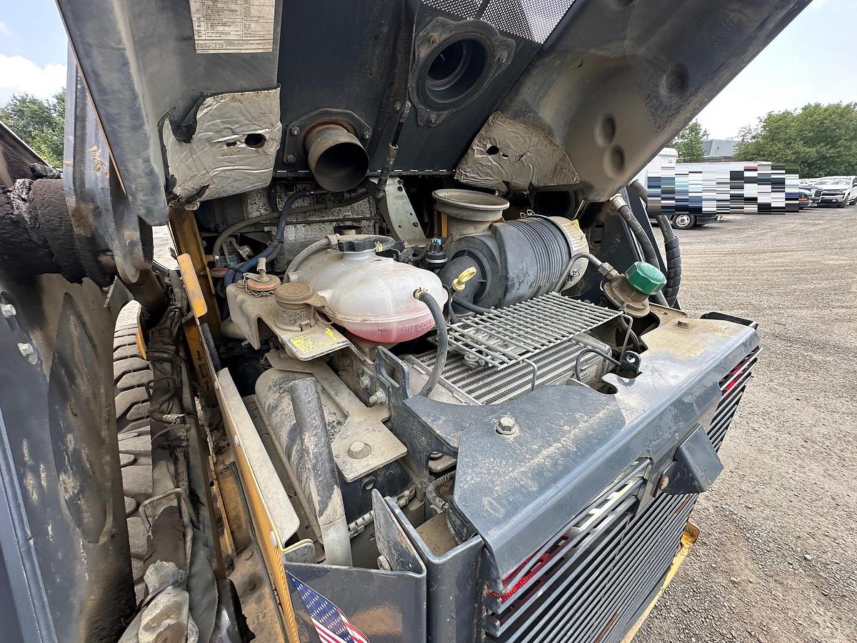 Used 2017 DEERE 332G