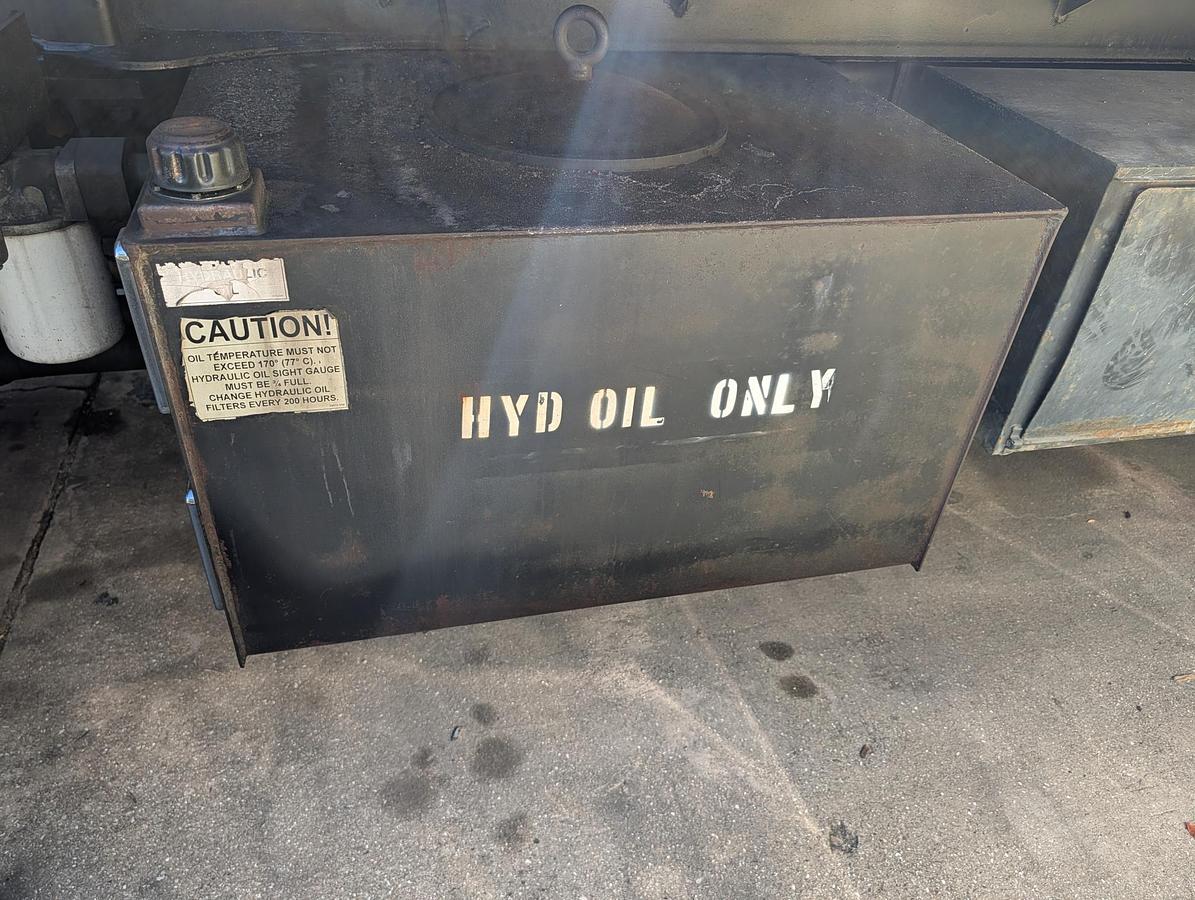 Used 2003 MACK RD688S