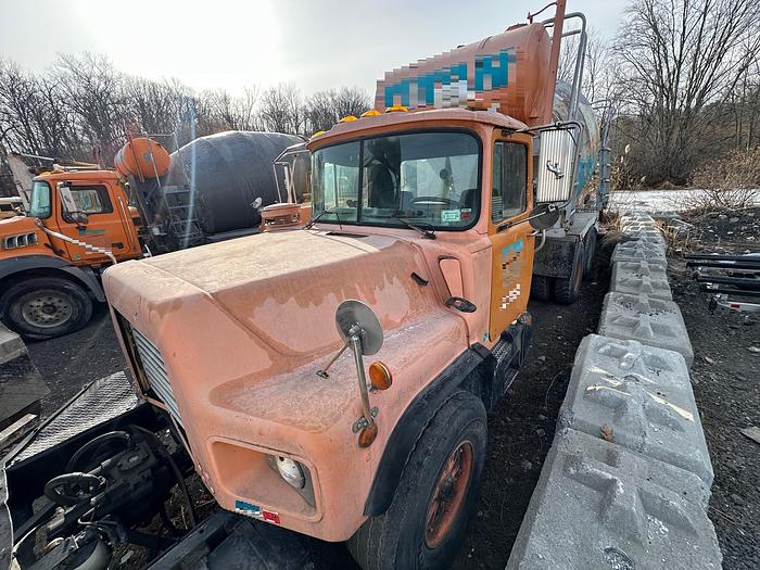 Used 2001 MACK DM688SX