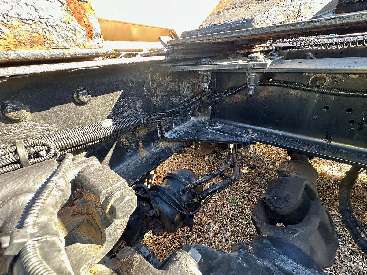 Used 2012 PETERBILT 365