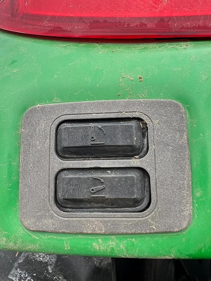 Used 2006 JOHN DEERE 7520