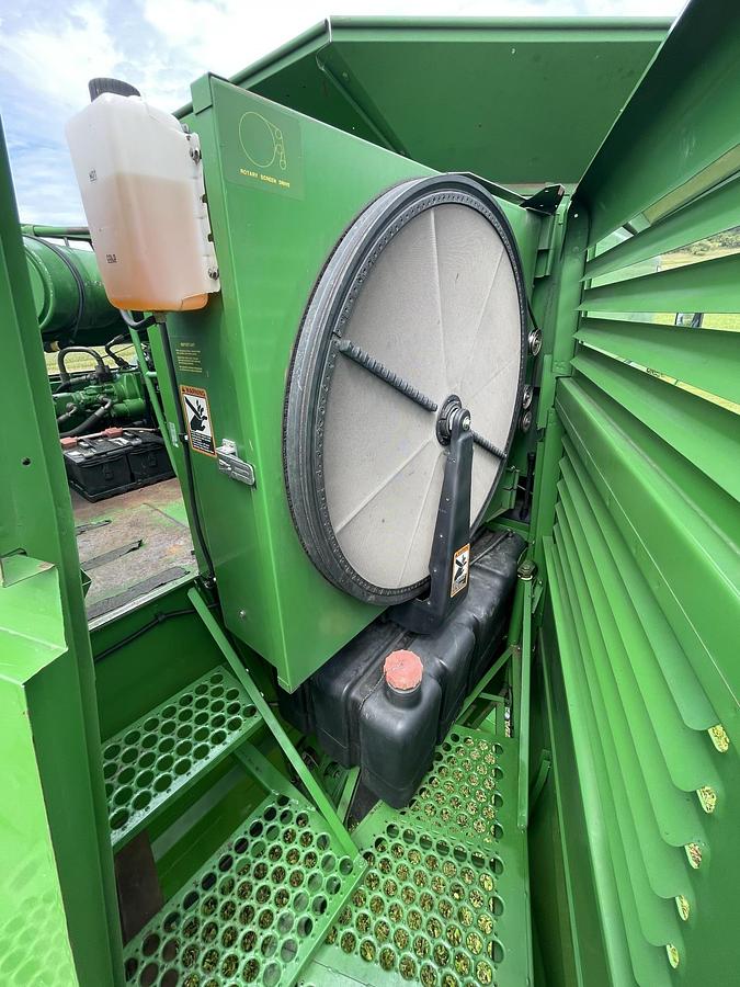 Used 1996 JOHN DEERE 9500 Sidehill combine