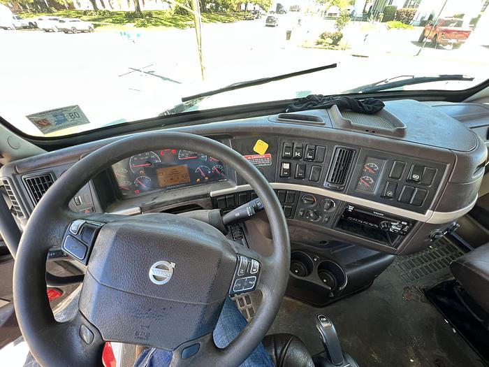 Used 2016 VOLVO VHD84B200