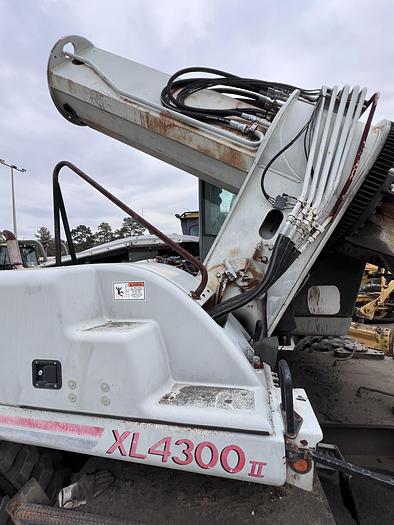 Used 2003 GRADALL 4300 XL