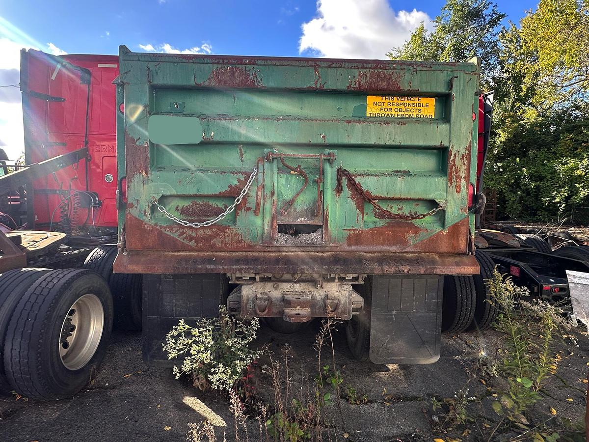 Used 2004 KENWORTH T300