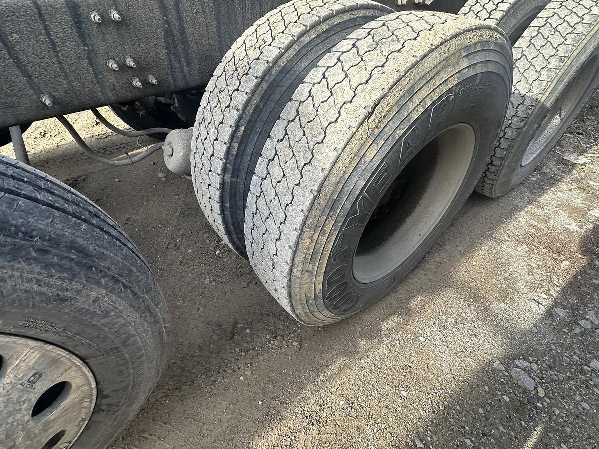 Used 2013 MACK Granite CU713