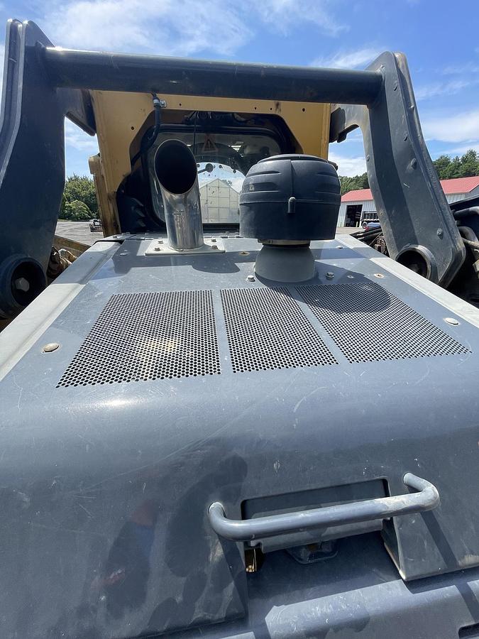 Used 2022 JOHN DEERE 333G