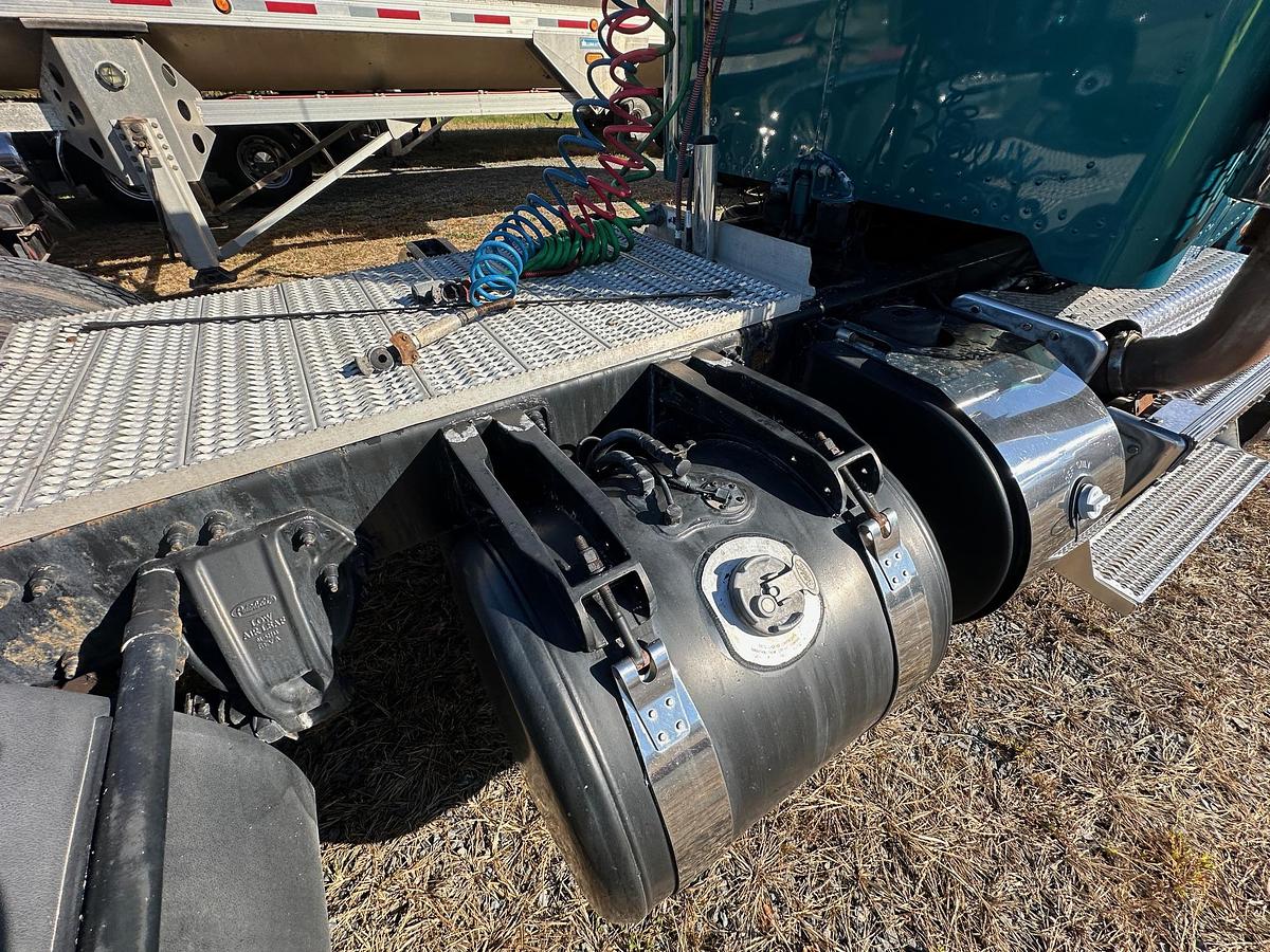 Used 2012 PETERBILT 365