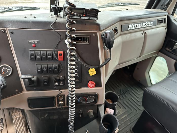 Used 2022 WESTERN STAR 4700