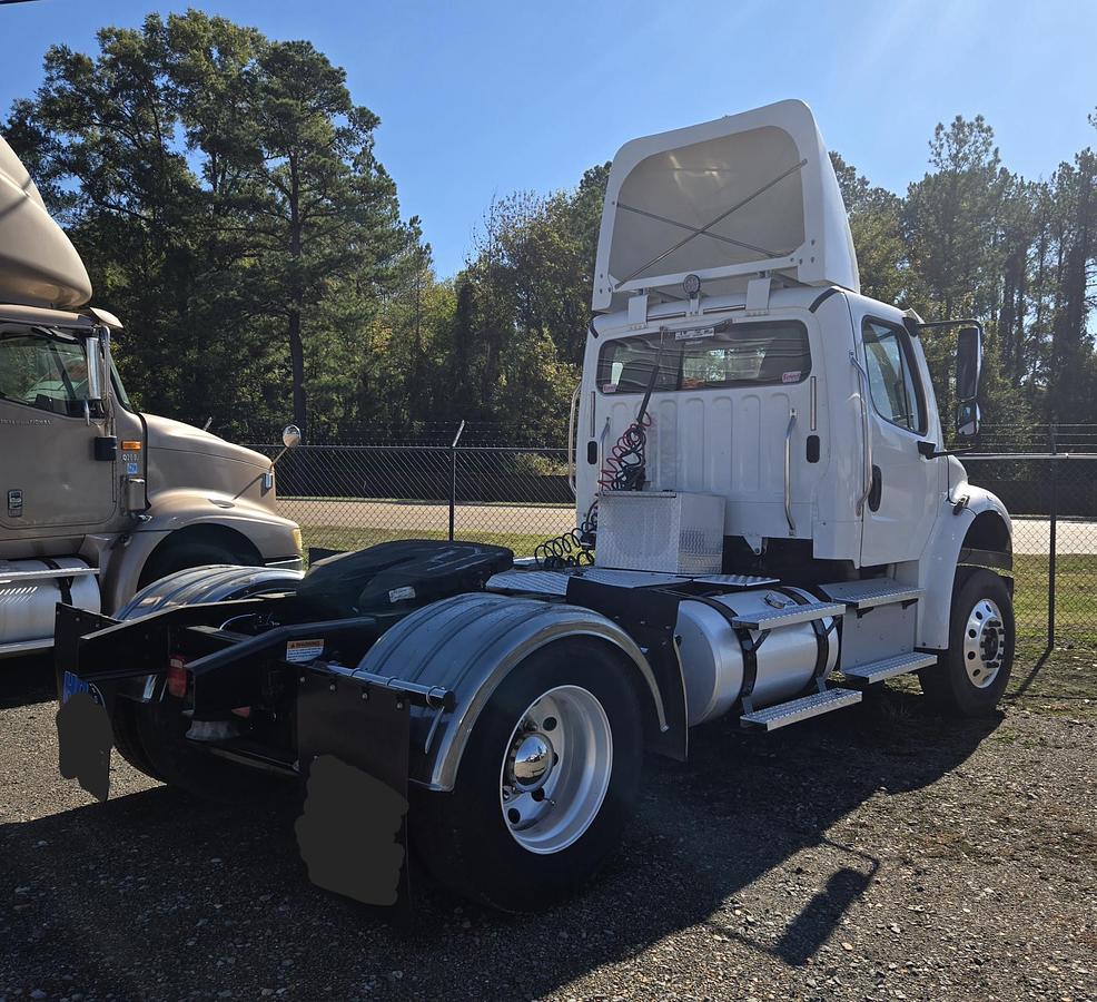 Used 2020 FREIGHTLINER Business Class M2 106