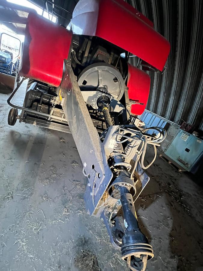 Used 2018 MASSEY FERGUSON 2270 Hesston