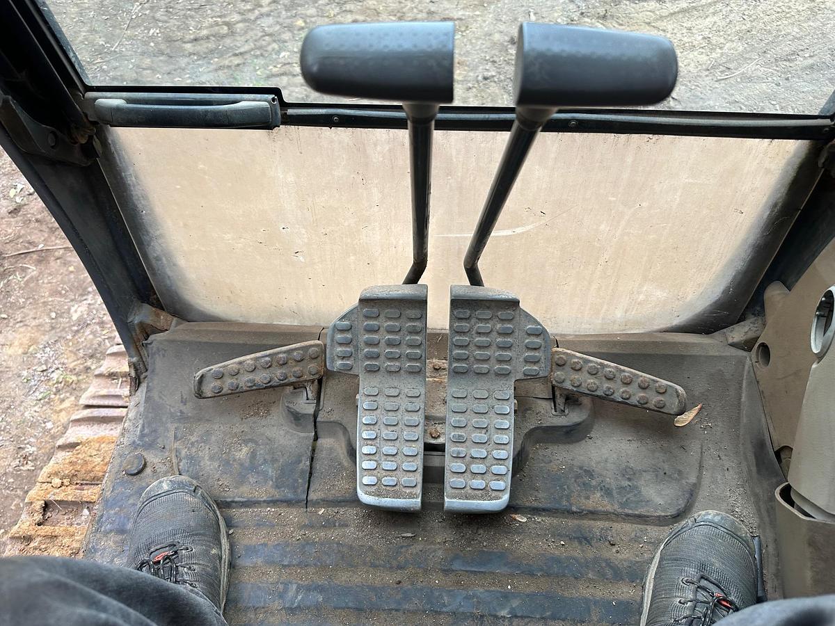 Used 2011 DEERE 450D LC