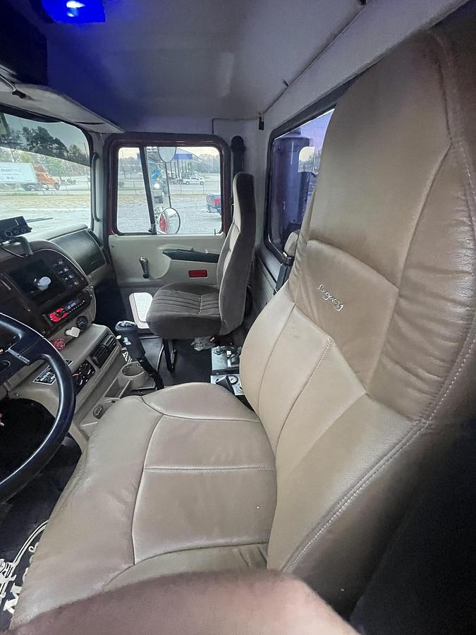 Used 2001 MACK CHU613