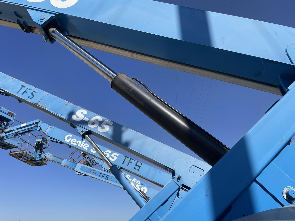 Used 2006 GENIE S-60