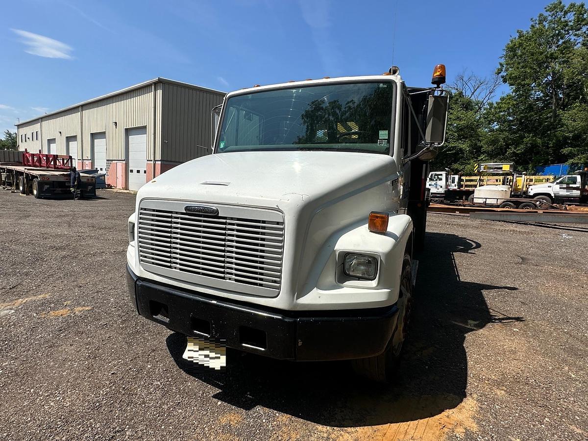 Used 2003 FREIGHTLINER FL70