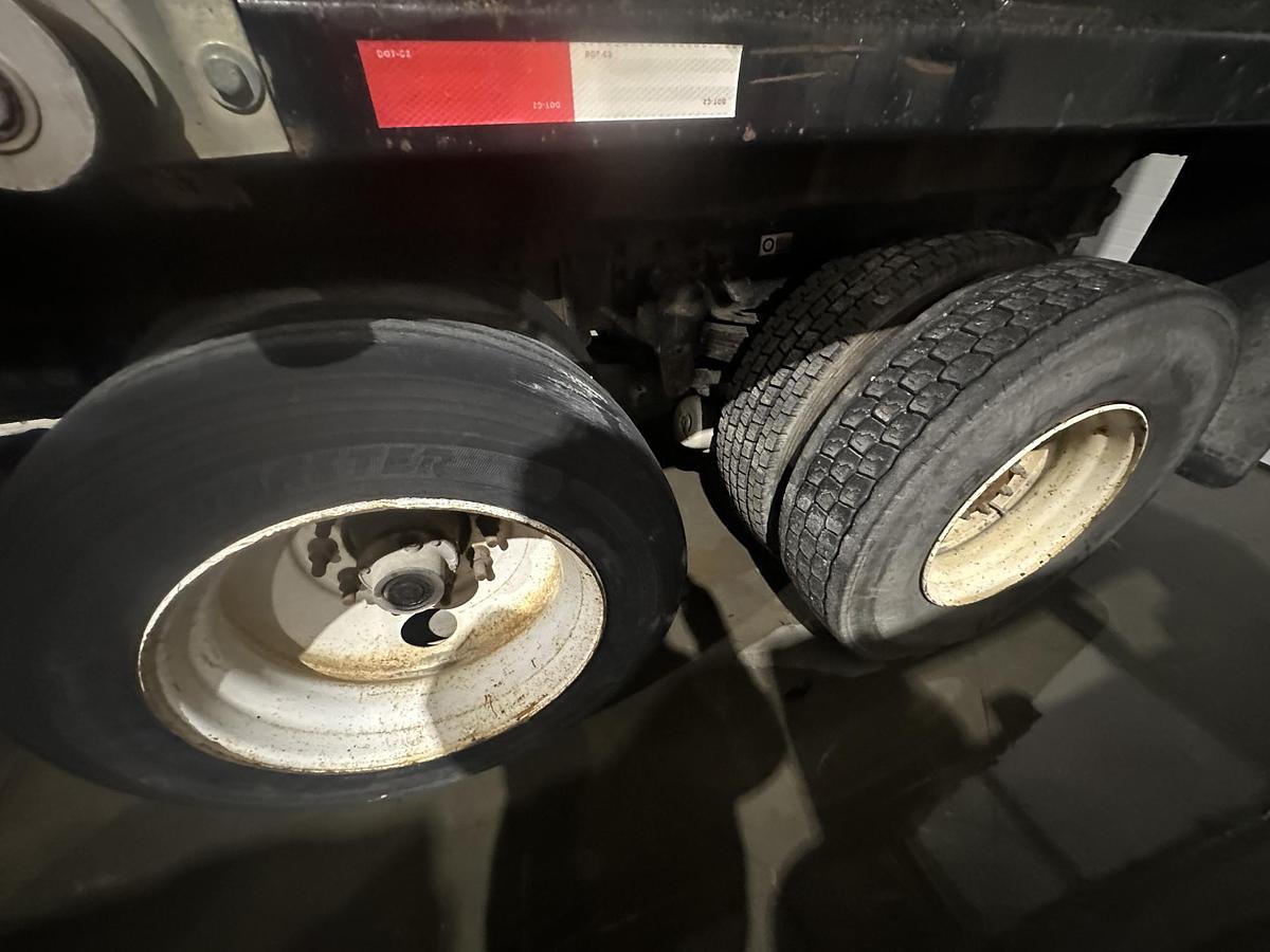 Used 2005 PETERBILT 335