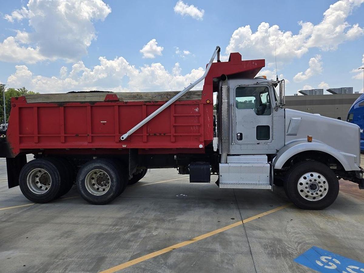 Used 2013 KENWORTH T800