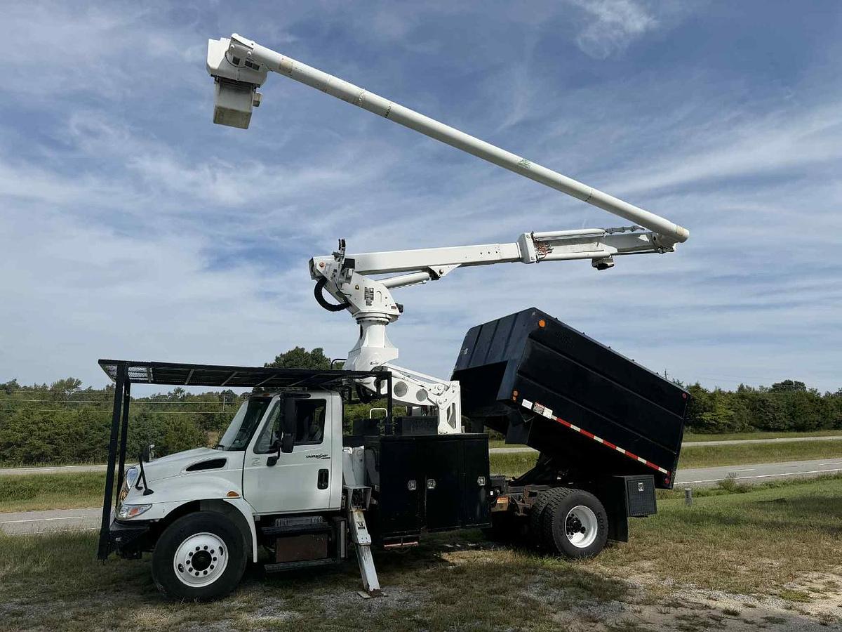 Used 2011 INTERNATIONAL 4300 Chipper Dump