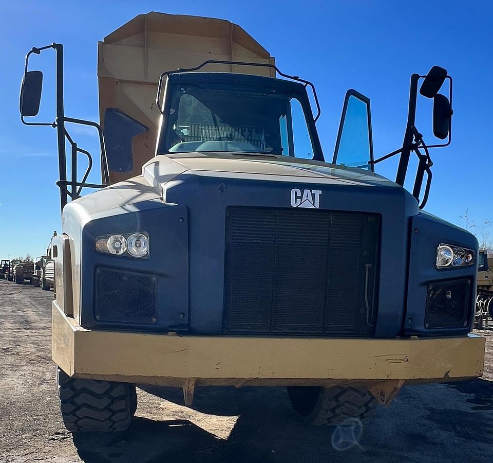 Used 2015 CATERPILLAR 740B