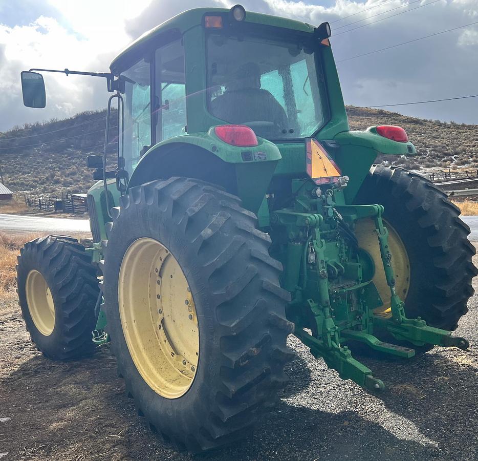 Used 2006 JOHN DEERE 7520