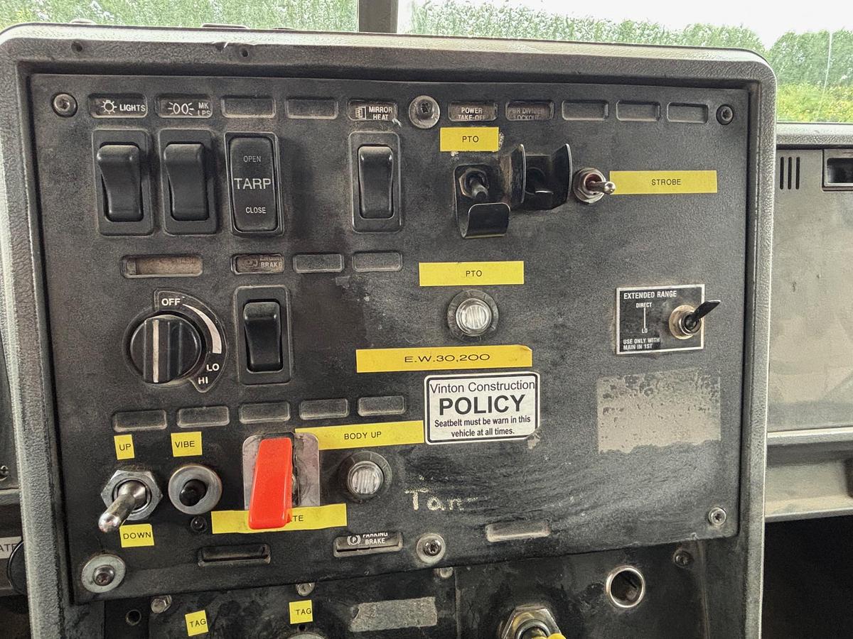 Used 1995 MACK CL713