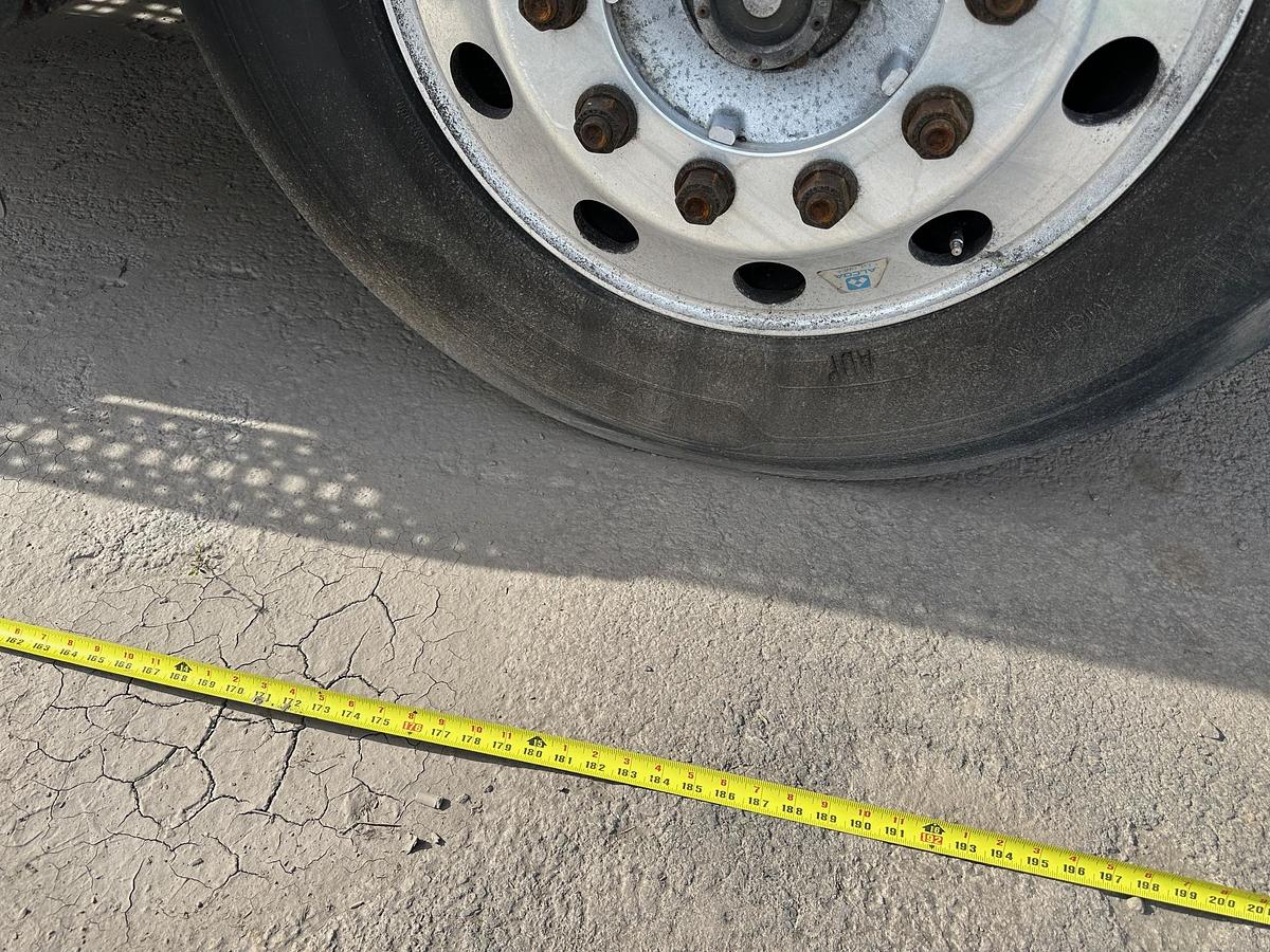 Used 2014 VOLVO VNM64T