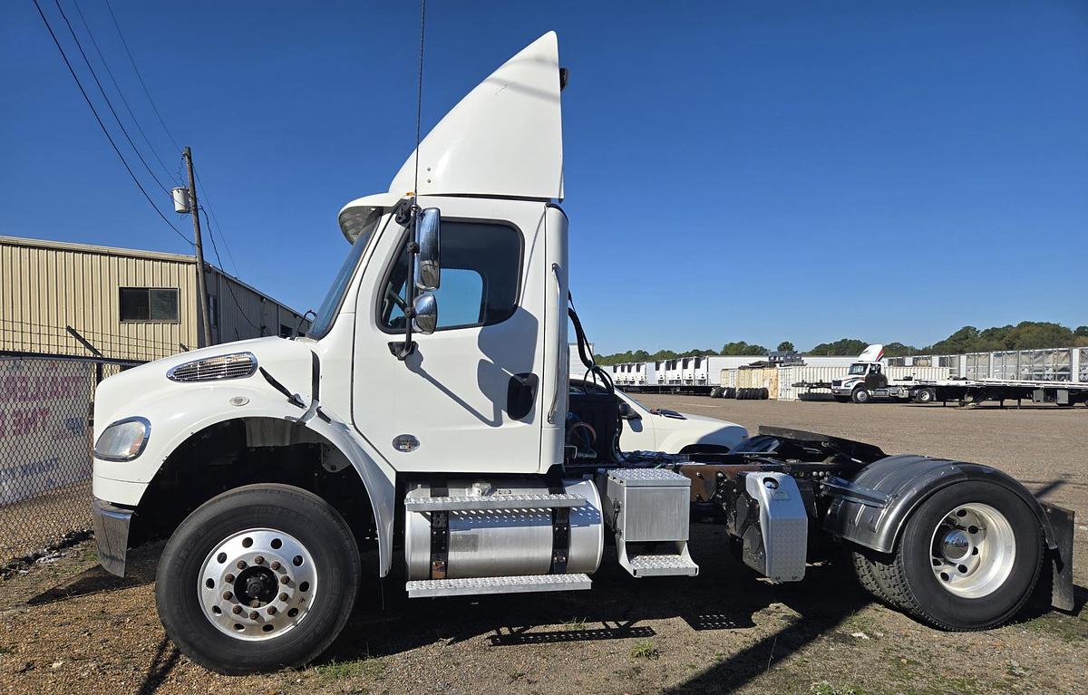 Used 2020 FREIGHTLINER M2 106