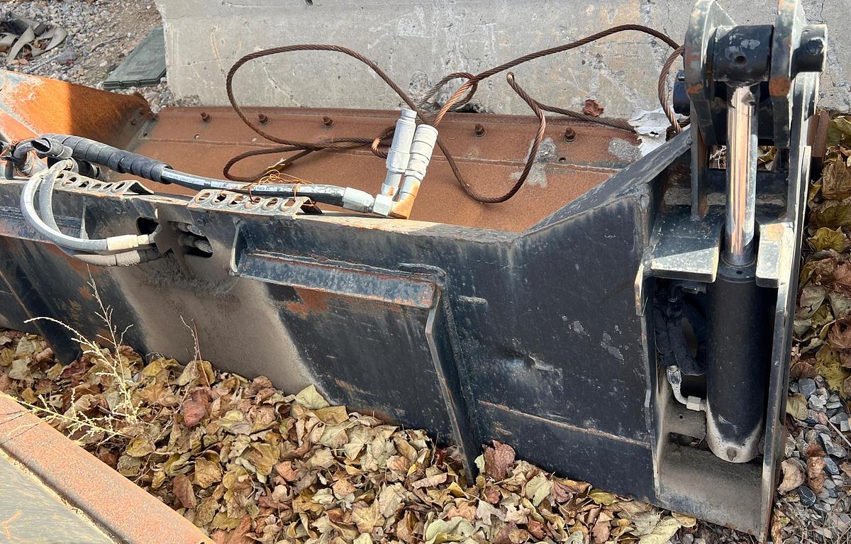 Used 2014 JOHN DEERE 329E