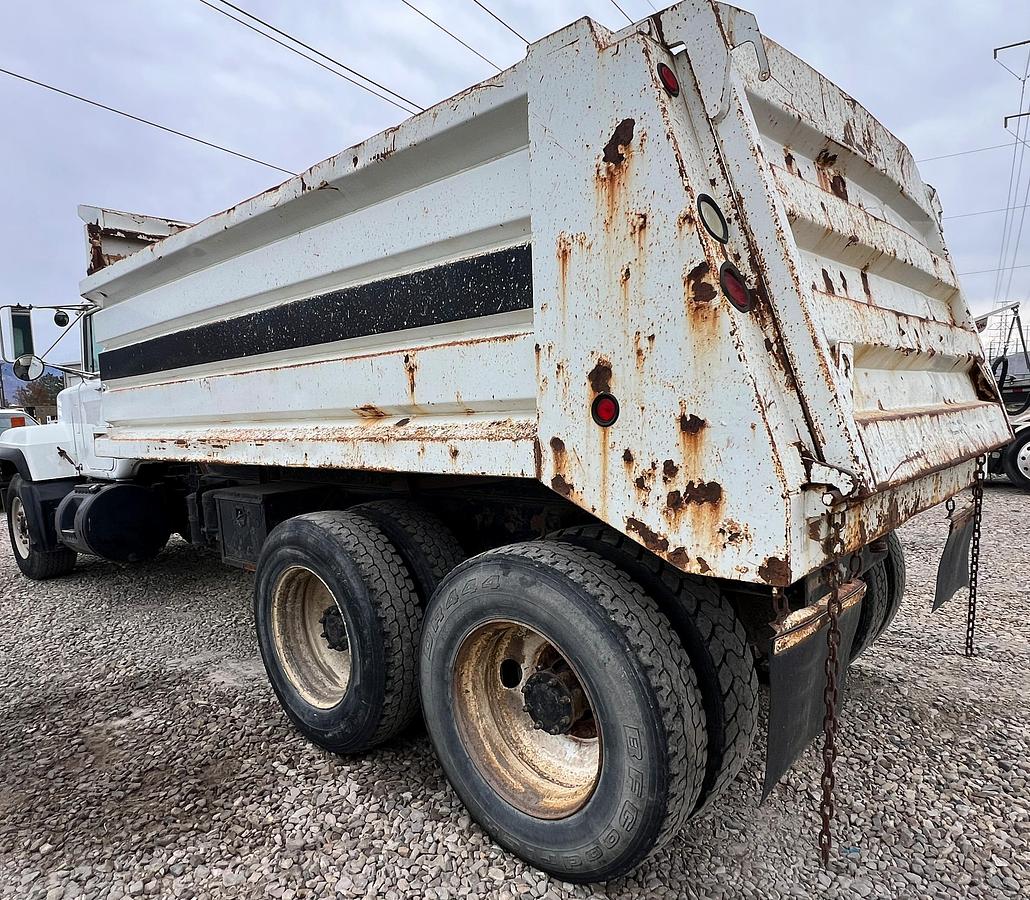 Used 2000 MACK RD688s