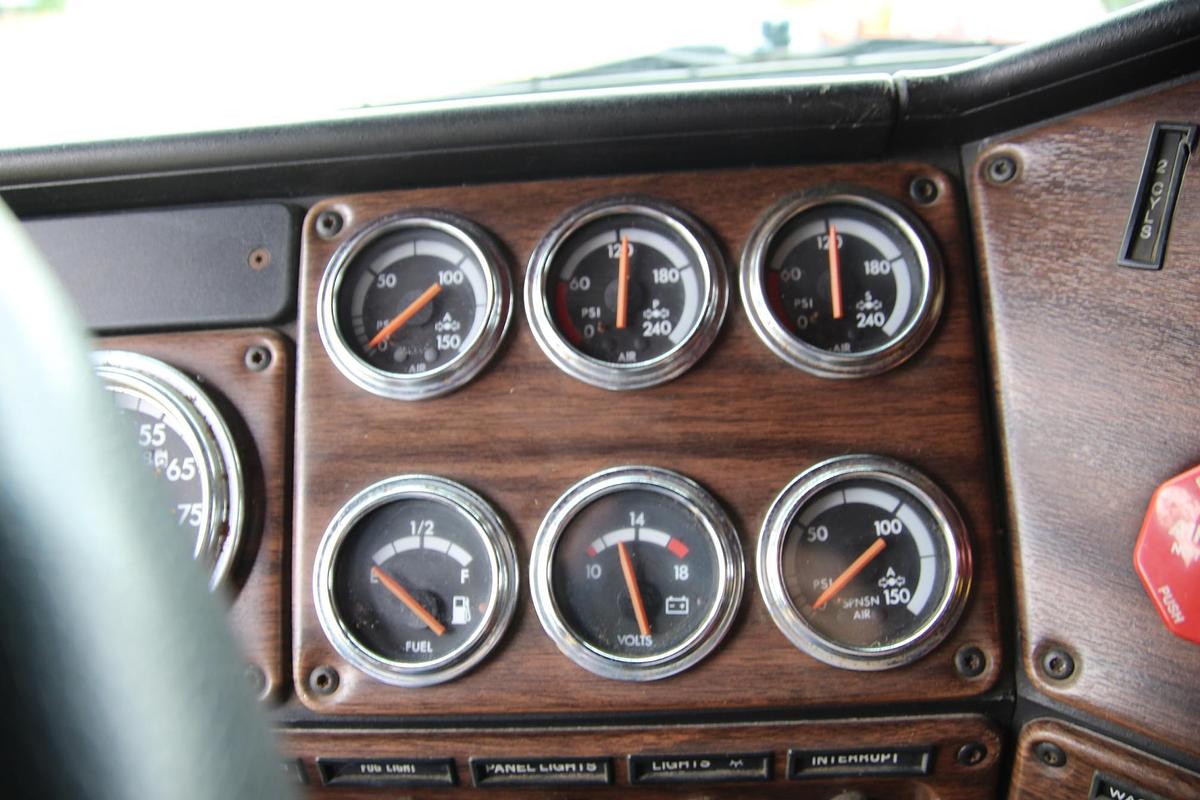 Used 1995 FREIGHTLINER 120