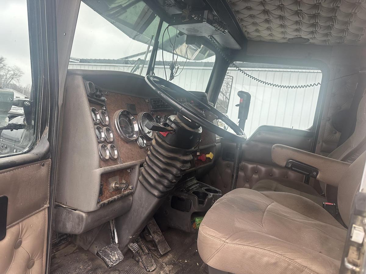 Used 2002 KENWORTH T800