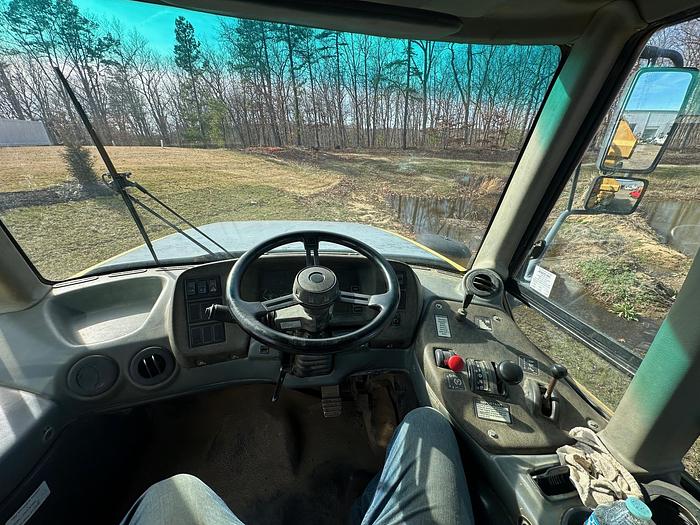 Used 2006 DEERE 300D